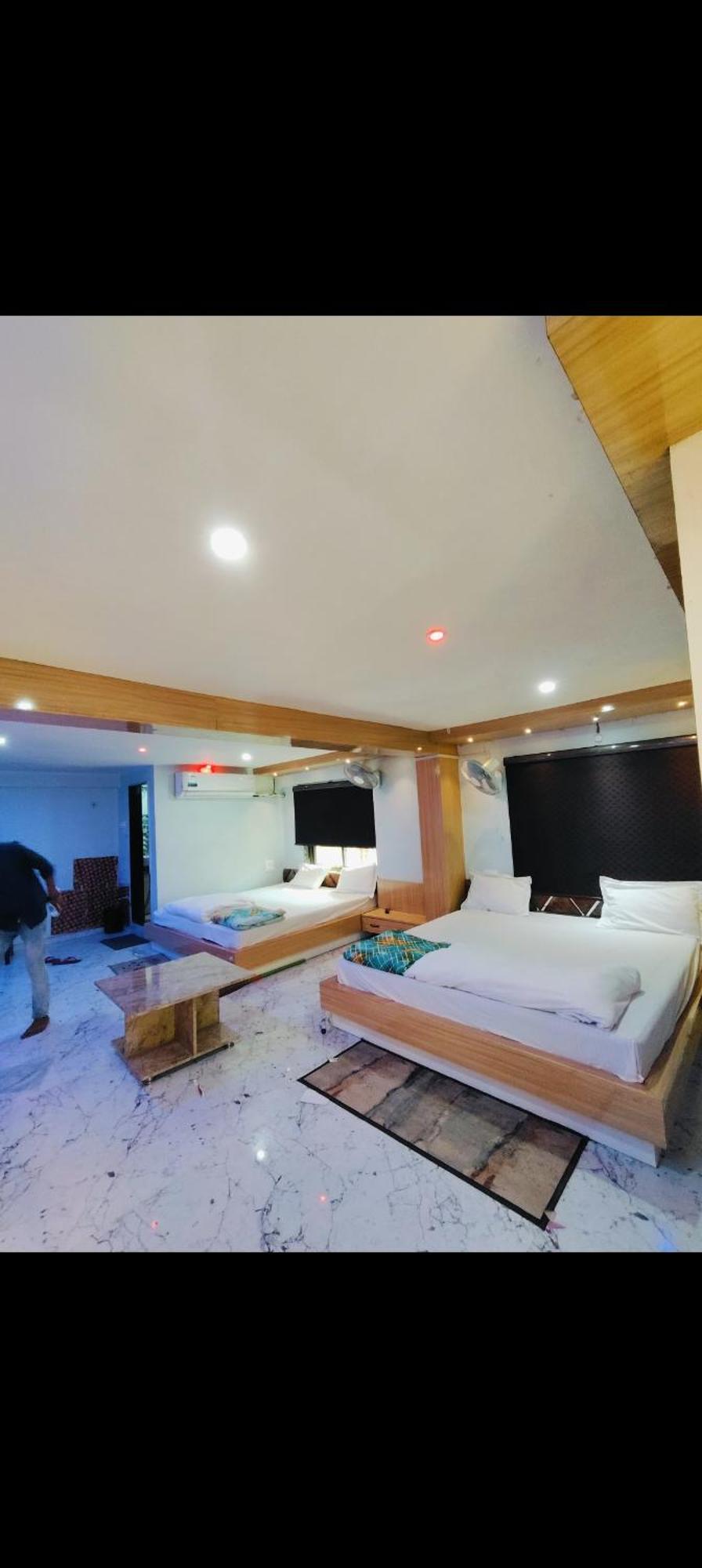 The Maheshwari Residency Hotel Ayodhya ภายนอก รูปภาพ