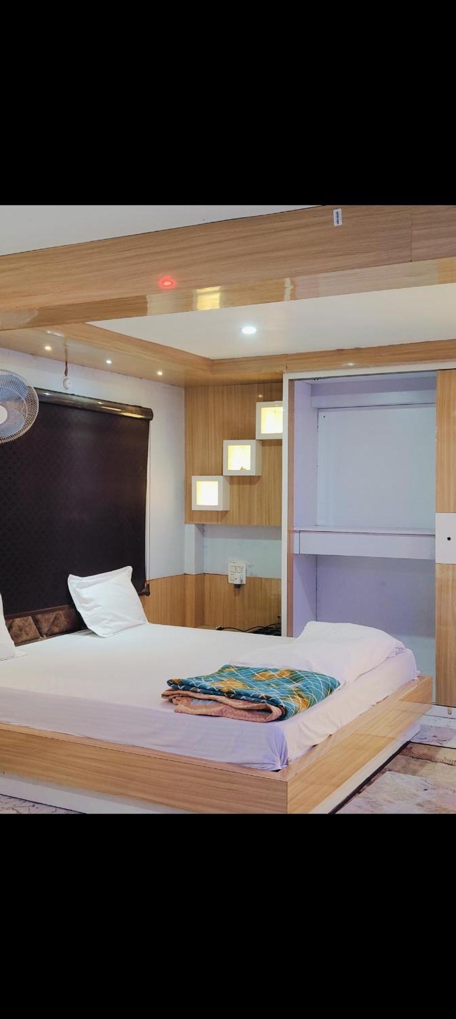 The Maheshwari Residency Hotel Ayodhya ภายนอก รูปภาพ